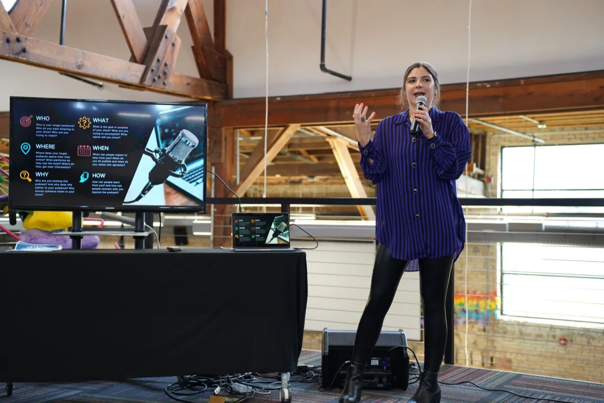 Elaine Johnston speaking on SEO for podcasting at ARKAST